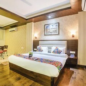 Fabhotel Galaxy - Nr Patel Nagar Metro Hotel