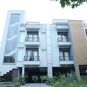 Royal On Sohna Road Hotel