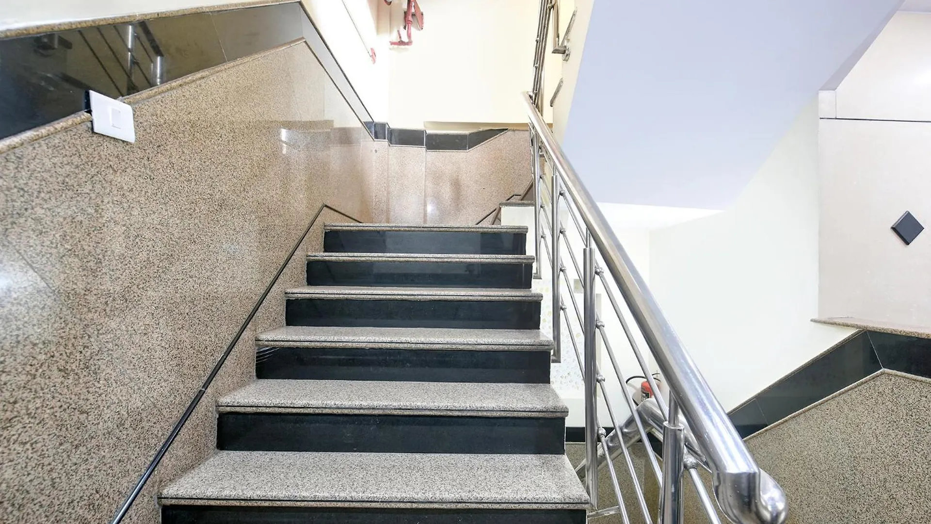 Hotel Fabhotel Jaggi Palace Karol Bagh Delhi