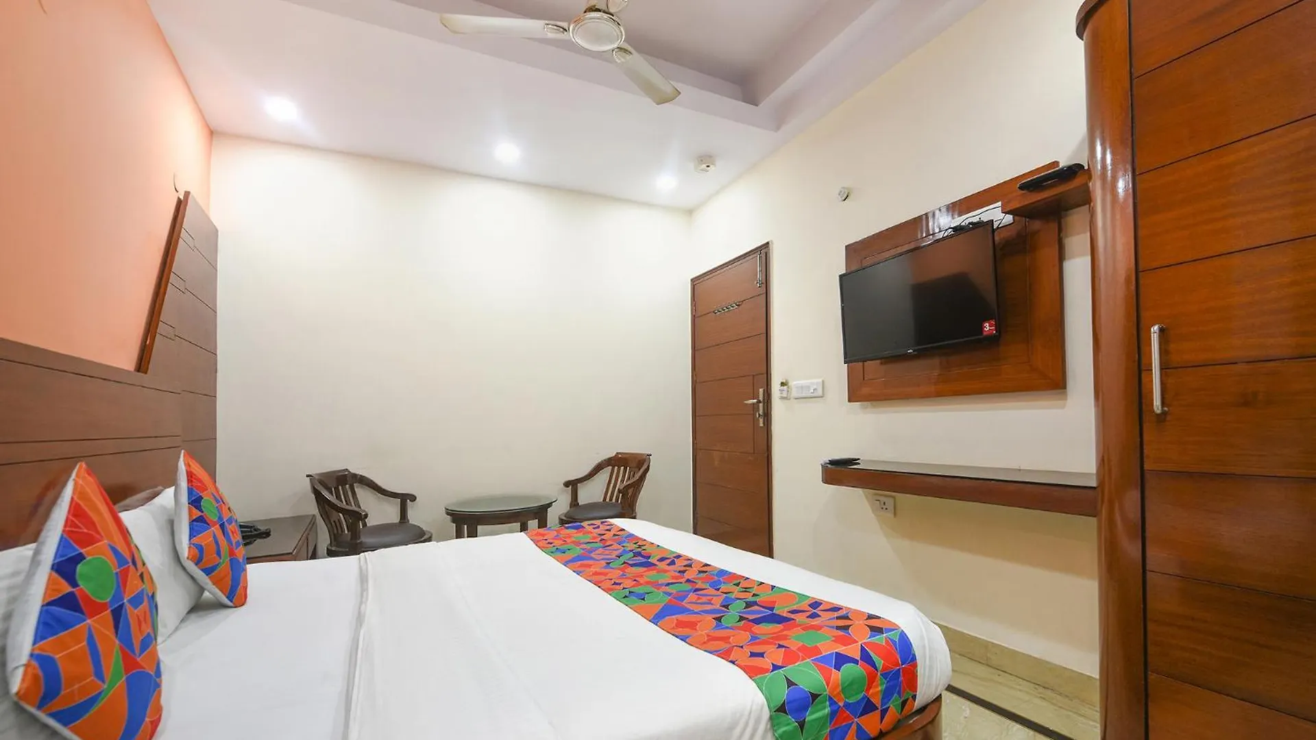 *** Hotel Fabhotel Jaggi Palace Karol Bagh Delhi  India