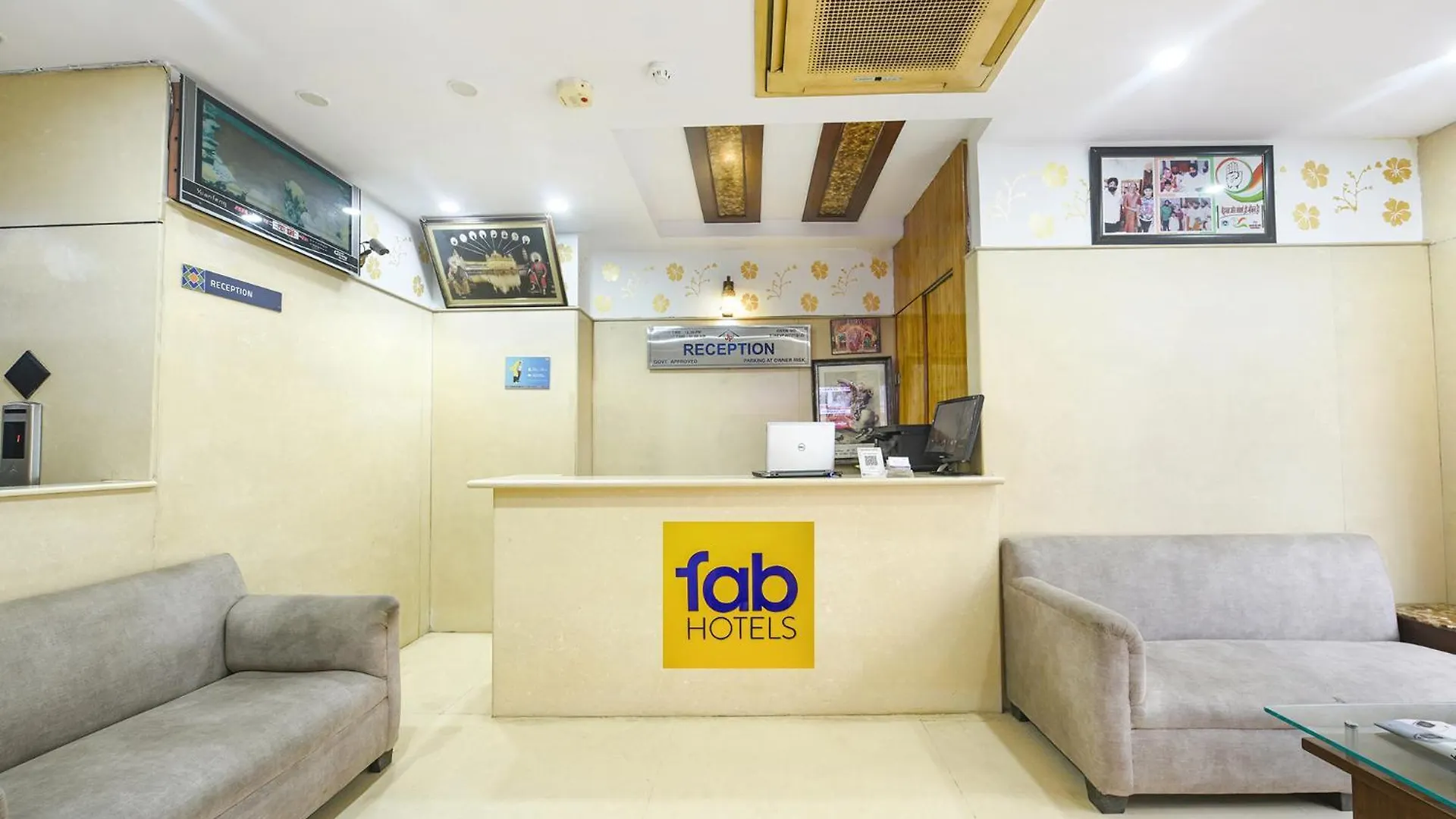 *** Hotel Fabhotel Jaggi Palace Karol Bagh Delhi  India
